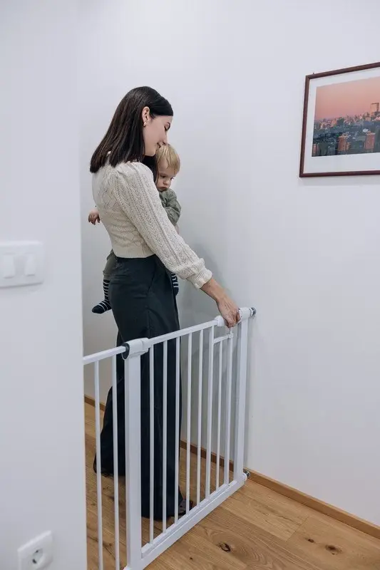 FreeON Gama door and stair safety gate with 3 extensions, white – image 5