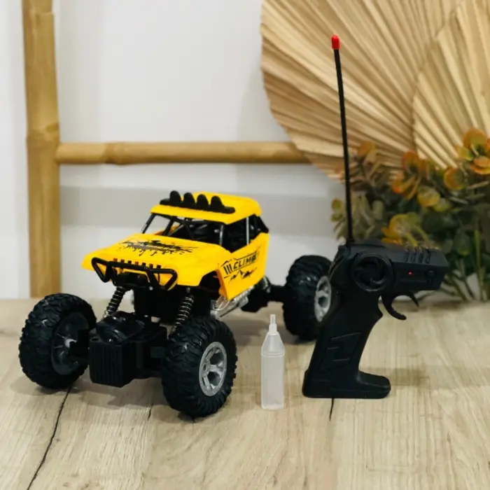 Теренско возило на далечинско Off-Road Climber со ефект на чад