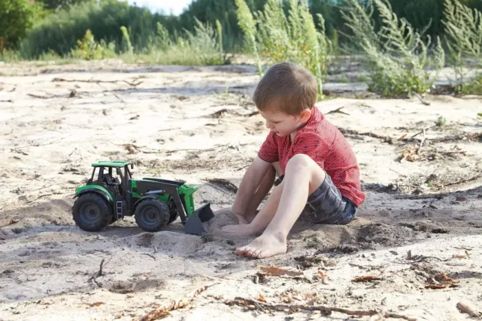 Lena  – Realistic tractor with front loader
