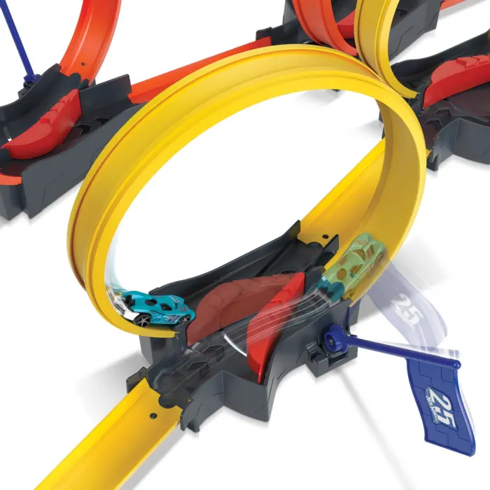 Hot Wheels Action Патека Multi-Loop Raceoff со лупинзи и 2 лансери – слика 3
