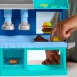 Play‑Doh Kitchen Creations Busy Chef’s Restaurant Playset –  restorant për fëmijë