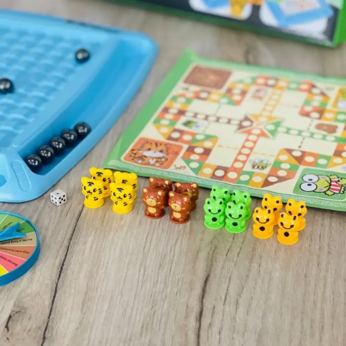 Lojë shoqërore 3 në 1 – topa magnetikë, lojë gare dhe damë – foto 3