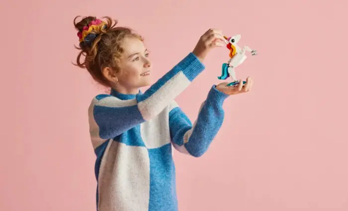 LEGO® Creator 3 në 1 Njëbrirësh magjik (31140)