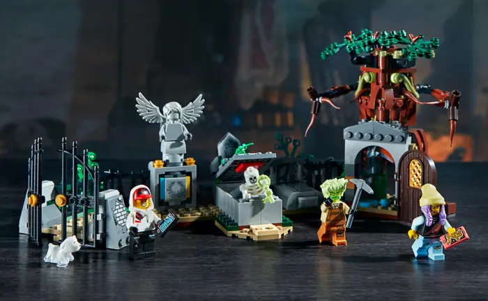 LEGO® Hidden Side: Graveyard Mystery – Graveyard Mystery (70420)