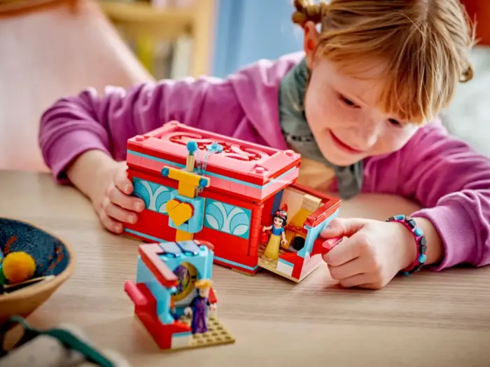 LEGO® Disney Kutia e stolive e Borëbardhës (43276)