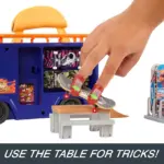 Hot Wheels Skate Taco Truck Play Case – пренослив сет за фингерборд со скејт парк
