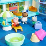 Peppa Pig – Peppa’s Cruise Ship Playset– mini kryqëzor me 3 nivele, 3 figura dhe 13 aksesorë