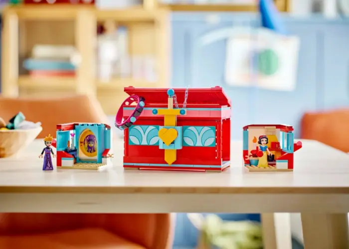 LEGO® Disney Kutia e stolive e Borëbardhës (43276)