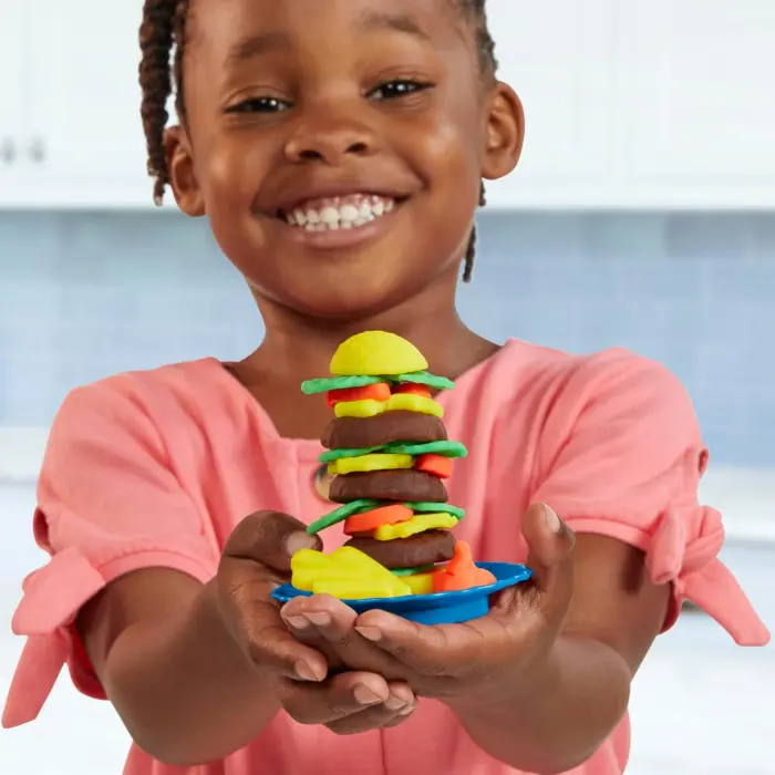 Play‑Doh Kitchen Creations Busy Chef’s Restaurant Playset –  restorant për fëmijë