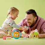 LEGO® DUPLO® Këlyshi dhe kotelja ime e parë me tinguj (10977)