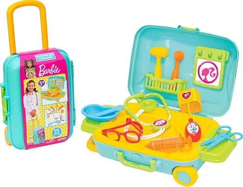 Докторски сет 'Dede Barbie' во розова и бела боја, со компактен куфер и вклучени медицински алатки, поставен на бела позадина.