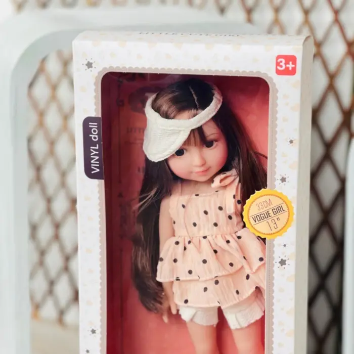 Винил кукла Jelena со лента за коса и фустанче на точки, 33 cm – слика 3