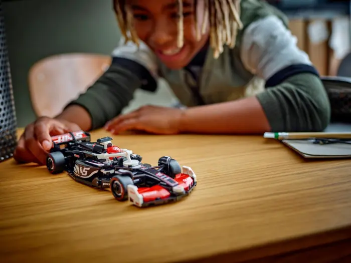 LEGO® Speed Champions MoneyGram Haas F1® Team VF-24 Race Car (77250) – image 5
