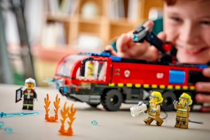 LEGO® City Аеродромски противпожарен камион (60499) – слика 6