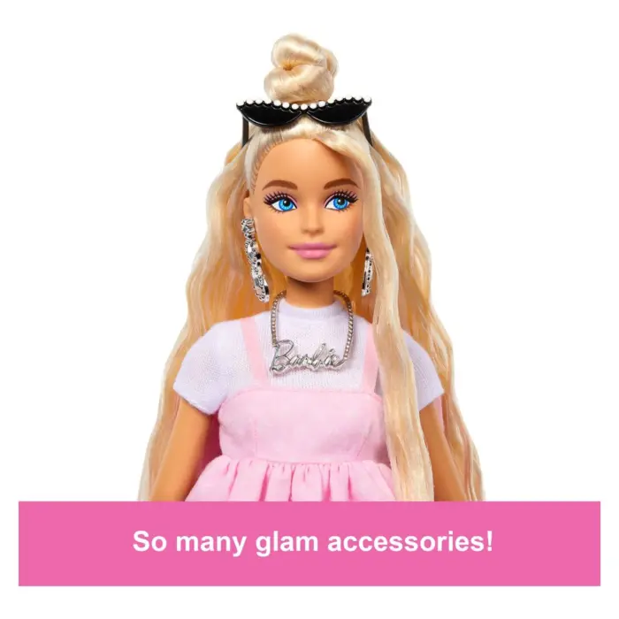 Barbie Deluxe Fashionista doll, blonde