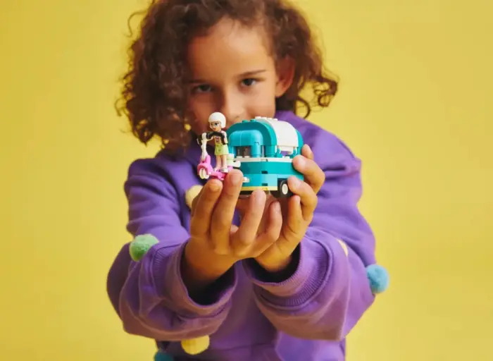 LEGO® Friends Mobile bubble tea shop (41733)
