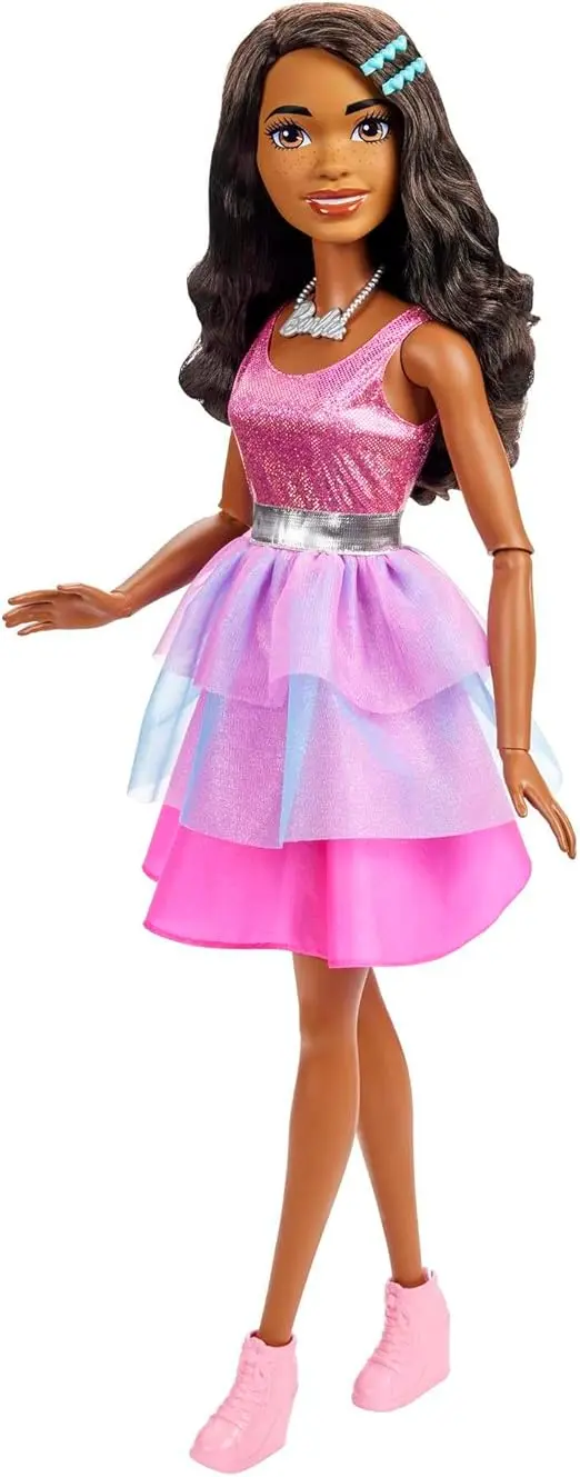 Large Barbie doll with black hair (71 cm) – in a shiny pink dress with necklace and hair accessories
