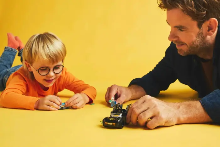 LEGO® DC Batman™ и Batmobile™ против Mr. Freeze™ (76301)