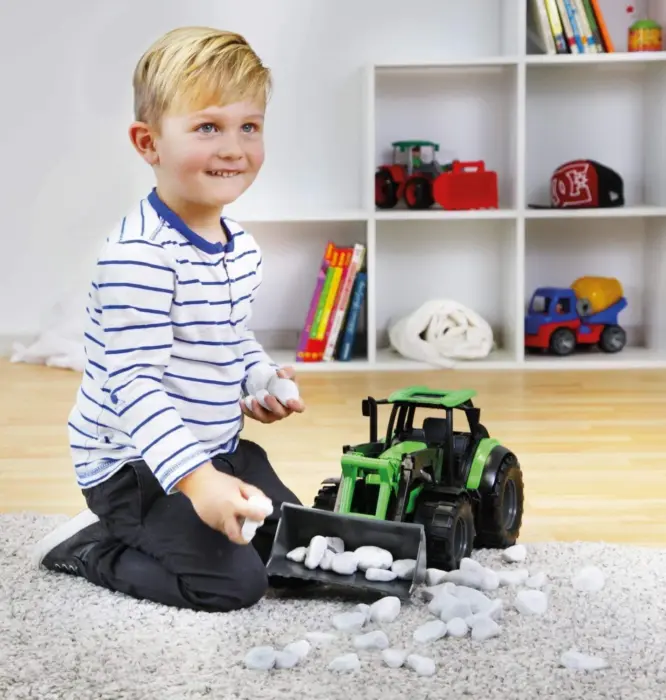 Lena  – Realistic tractor with front loader