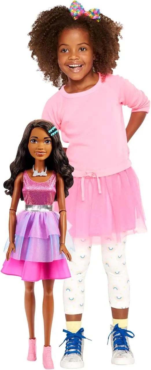 Large Barbie doll with black hair (71 cm) – in a shiny pink dress with necklace and hair accessories