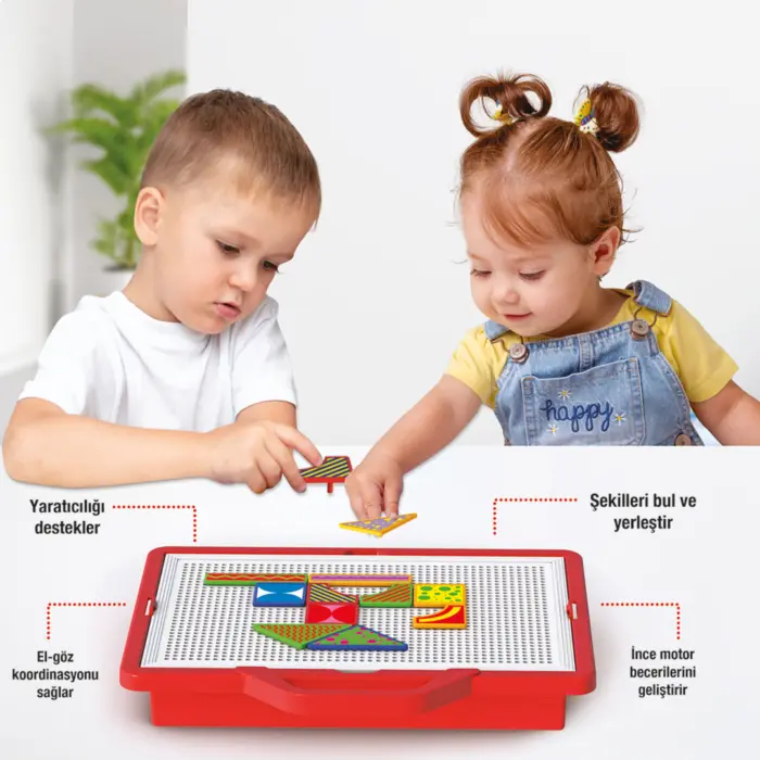 PUZZLE SET IN A SUITCASE
