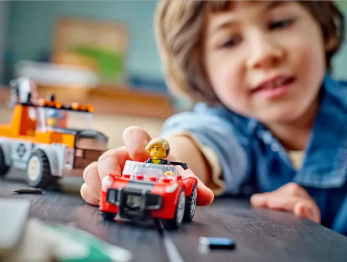 LEGO® City – Tow truck and sports car repair (60435)