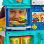 Play‑Doh Kitchen Creations Busy Chef’s Restaurant Playset –  restorant për fëmijë
