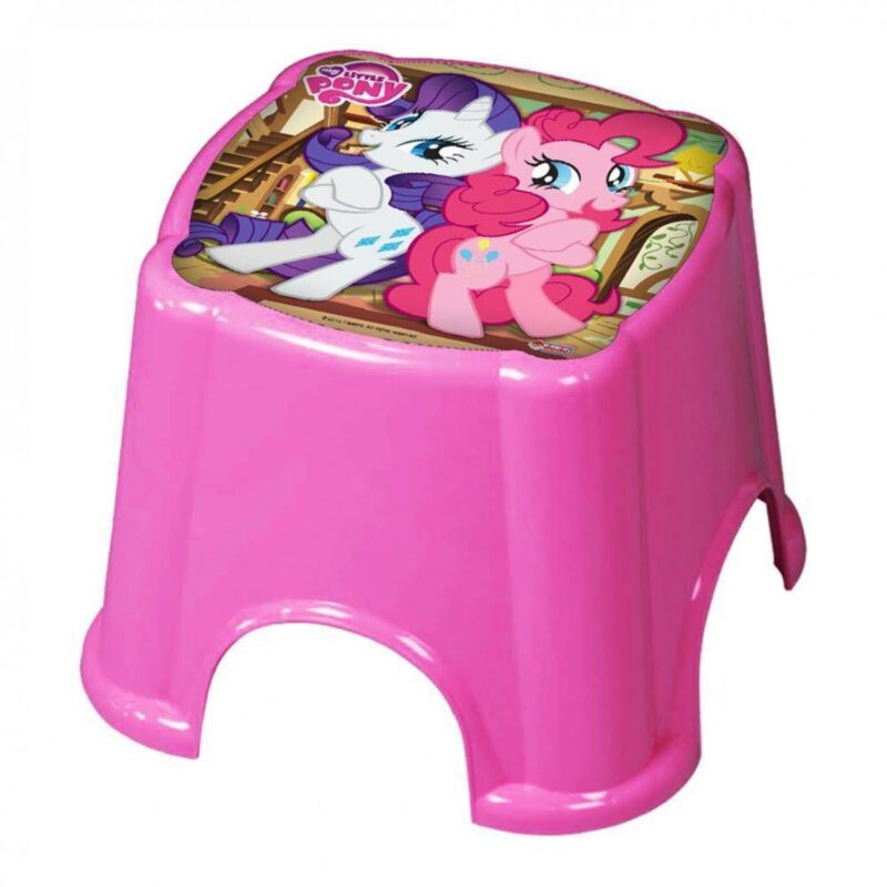 Детско пластично столче 'Dede Little Pony' во розова и виолетова боја, украсено со мотиви од 'Little Pony', поставено на бела позадина