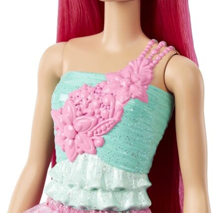 барбика со шарен фустан и црвена коса