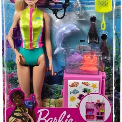 барбика морски биолог со маска гњури