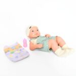 Бебе кукла со реалистичен изглед, пелена и шише, 35 cm – слика 3