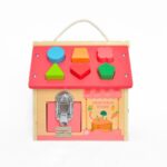 Едукативна дрвена куќичка Montessori Busy House со активности – слика 5