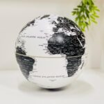 Светлечки глобус со ротација и шарено осветлување, дијаметар 14 cm – слика 2