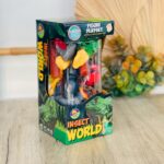 Сет фигури инсекти Insect World, 18 делови со растенија и камења – слика 2