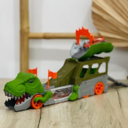 Стаза Диносаурус – камион-транспортер со глава на T-rex и автомобилче