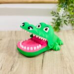 Игра Крокодил што каса со светла и звуци, за брзи рефлекси – слика 2