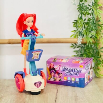 Модна кукла на електричен скутер со светла и звуци, 23 cm
