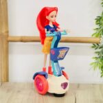 Модна кукла на електричен скутер со светла и звуци, 23 cm – слика 3