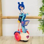 Модна кукла на електричен скутер со светла и звуци, 23 cm – слика 4