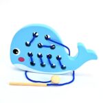 Дрвена играчка за нижење Кит Whale Threading, со врвка и игла