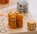 Free2Play Дрвена друштвена игра Не лути се човече, со фигури животни – слика 6