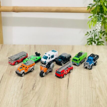 Сет 9 метални возила Catapult City Car, размер 1:64 – слика 2