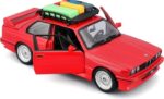 Bburago Eurotrek BMW M3 (E30) 1988 метален модел 1:24 со багаж, црвен – слика 3