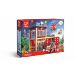 Hape Дрвена противпожарна станица City Fire Station, со светла и звуци – слика 4
