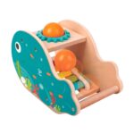 Hape Дрвена играчка ксилофон Кит Musical Whale Tap Bench, со чеканче – слика 2