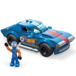 Hot Wheels MEGA Тркачки автомобил за склопување со фигура, асортиман