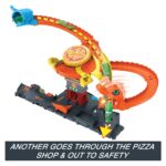 Hot Wheels City Акционен сет со кобра и пицерија